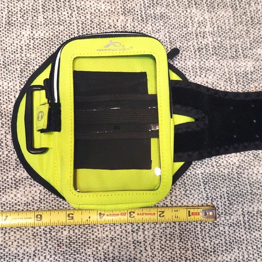 NWOT Armpocket Exercise Velcro Arm Band Cell Phone Holder